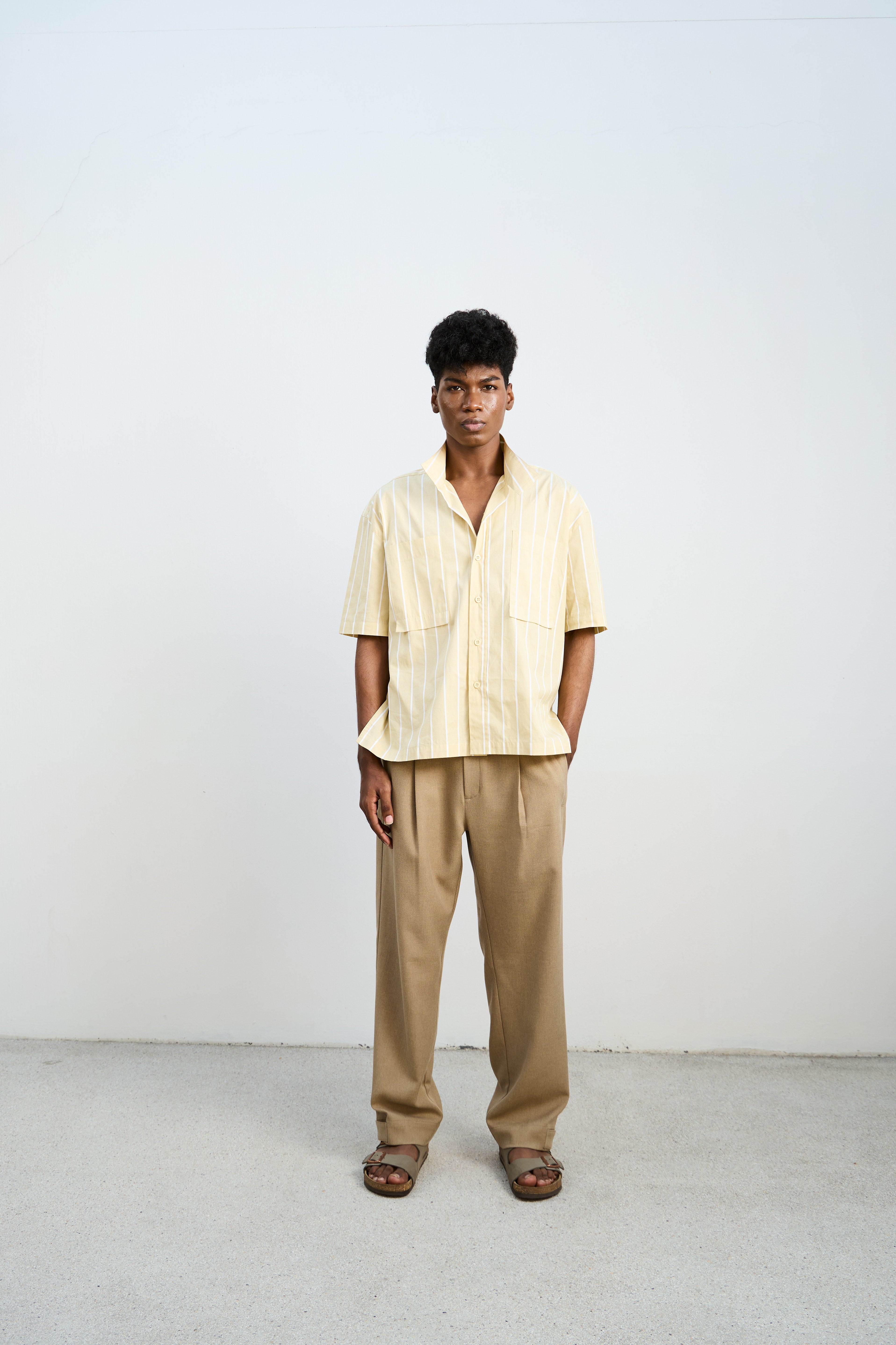 Banded collar shirt