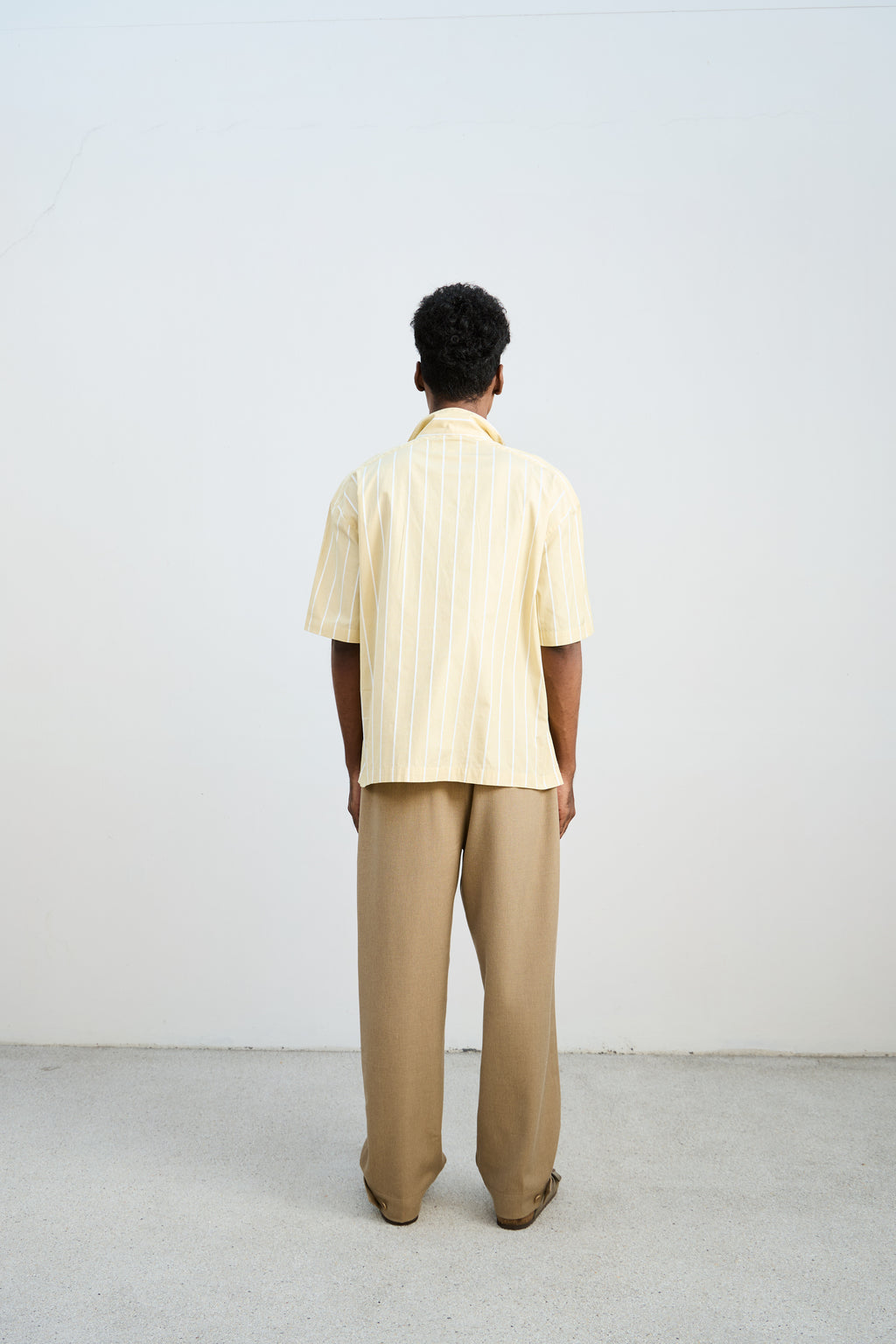 Banded collar shirt