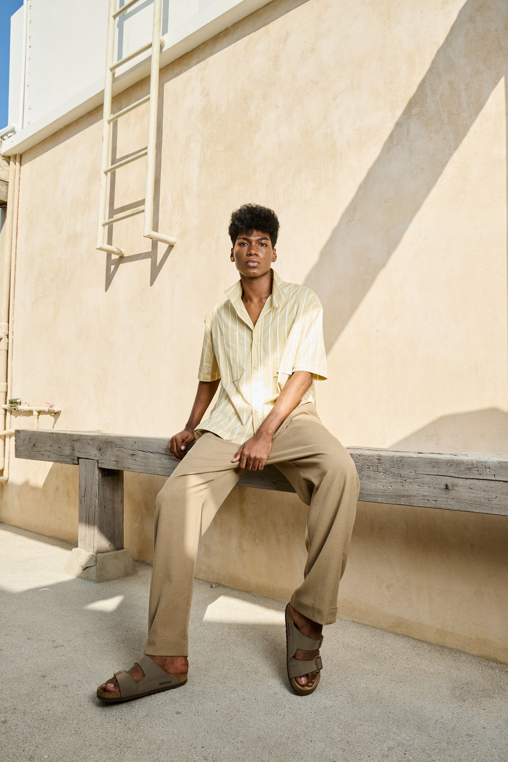 Banded collar shirt