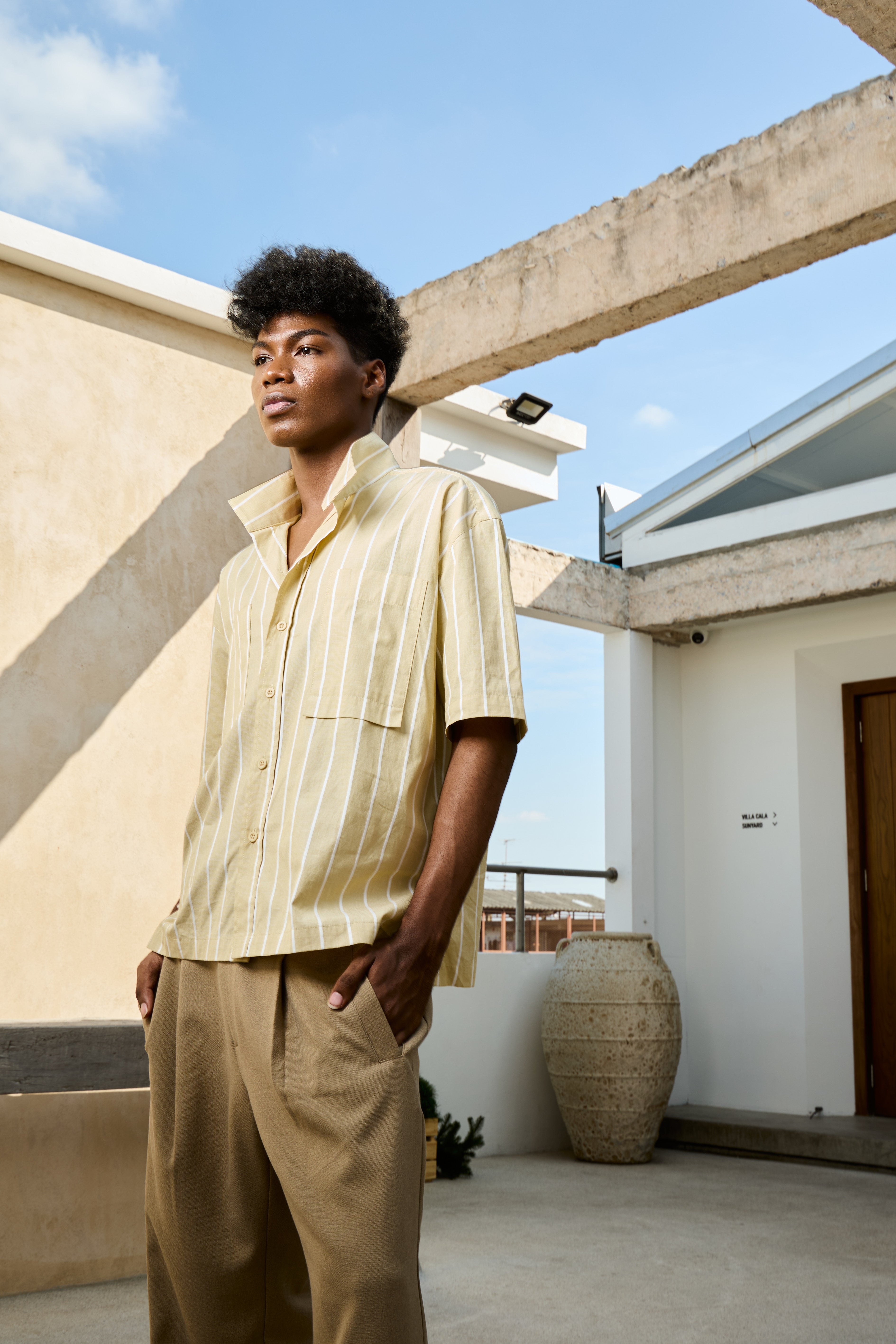 Banded collar shirt